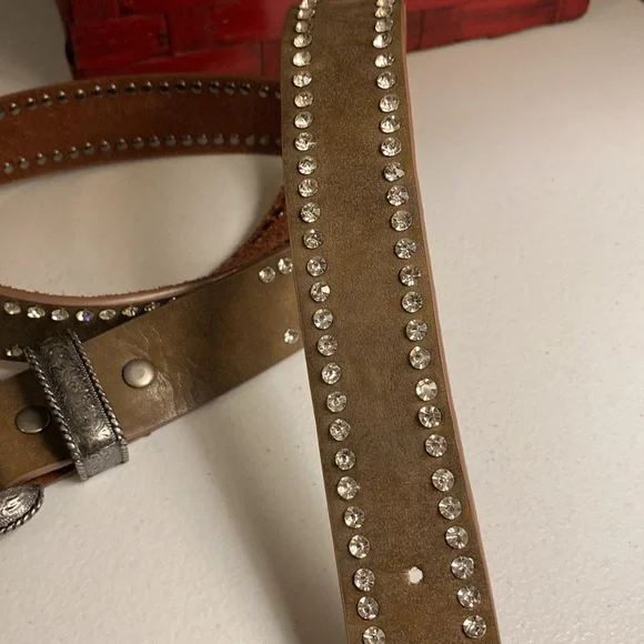 Women’s Rhinestone Border Leather Belt - Picture 2 of 7